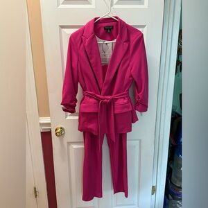 2-piece belted set blazer & pants